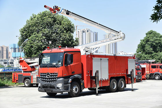 Mercedes Benz 25m Aerial Fire Truck Spraying Water / Foam / Powder